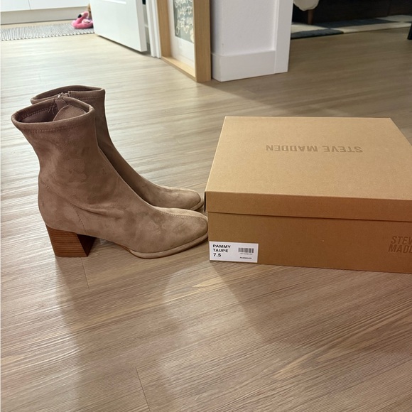 NWT Steve Madden Faux suede Pammy tan bootie - size 7.5 - Picture 4 of 14